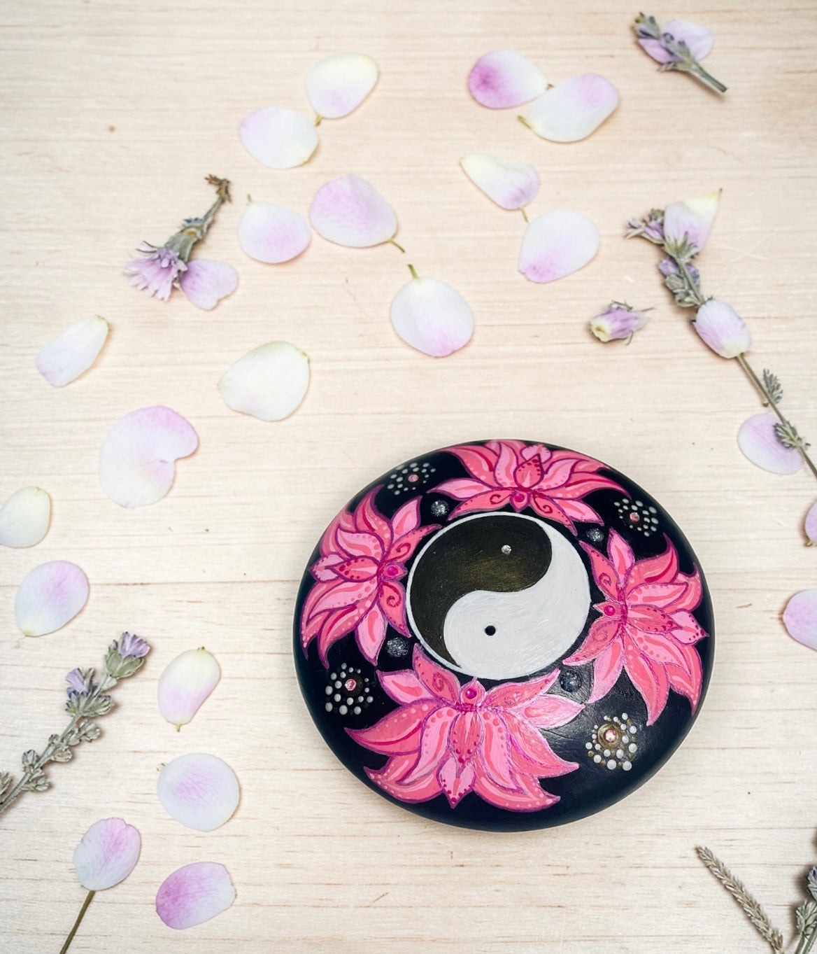 Hand Painted Mandala stone - Yin & Yang