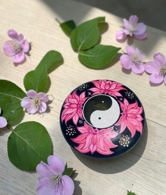 Hand Painted Mandala stone - Yin & Yang