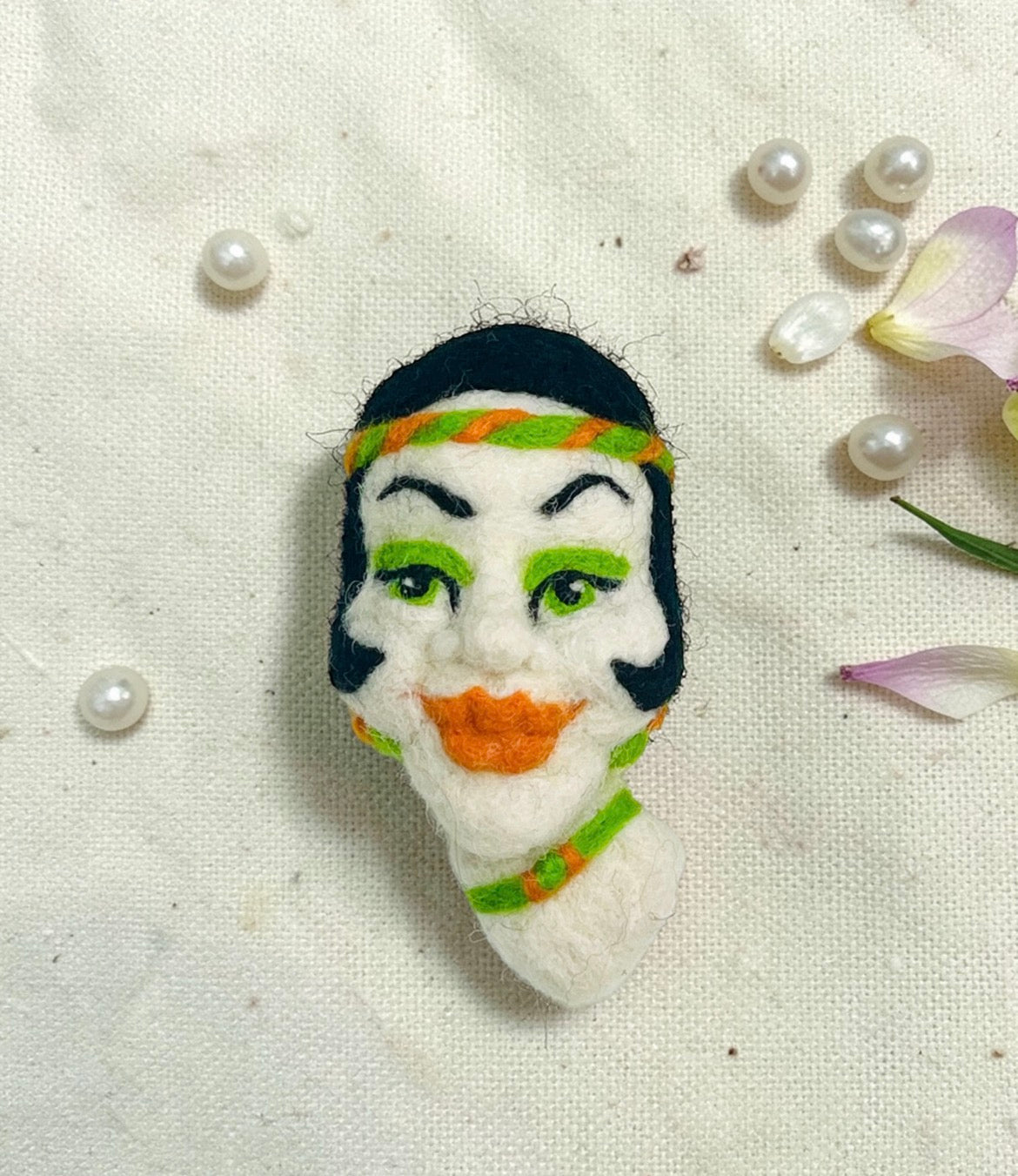 Felt Portrait Brooch - Retro Lady