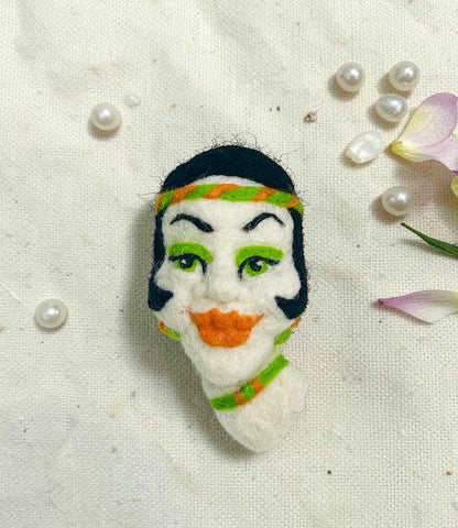 Felt Portrait Brooch - Retro Lady