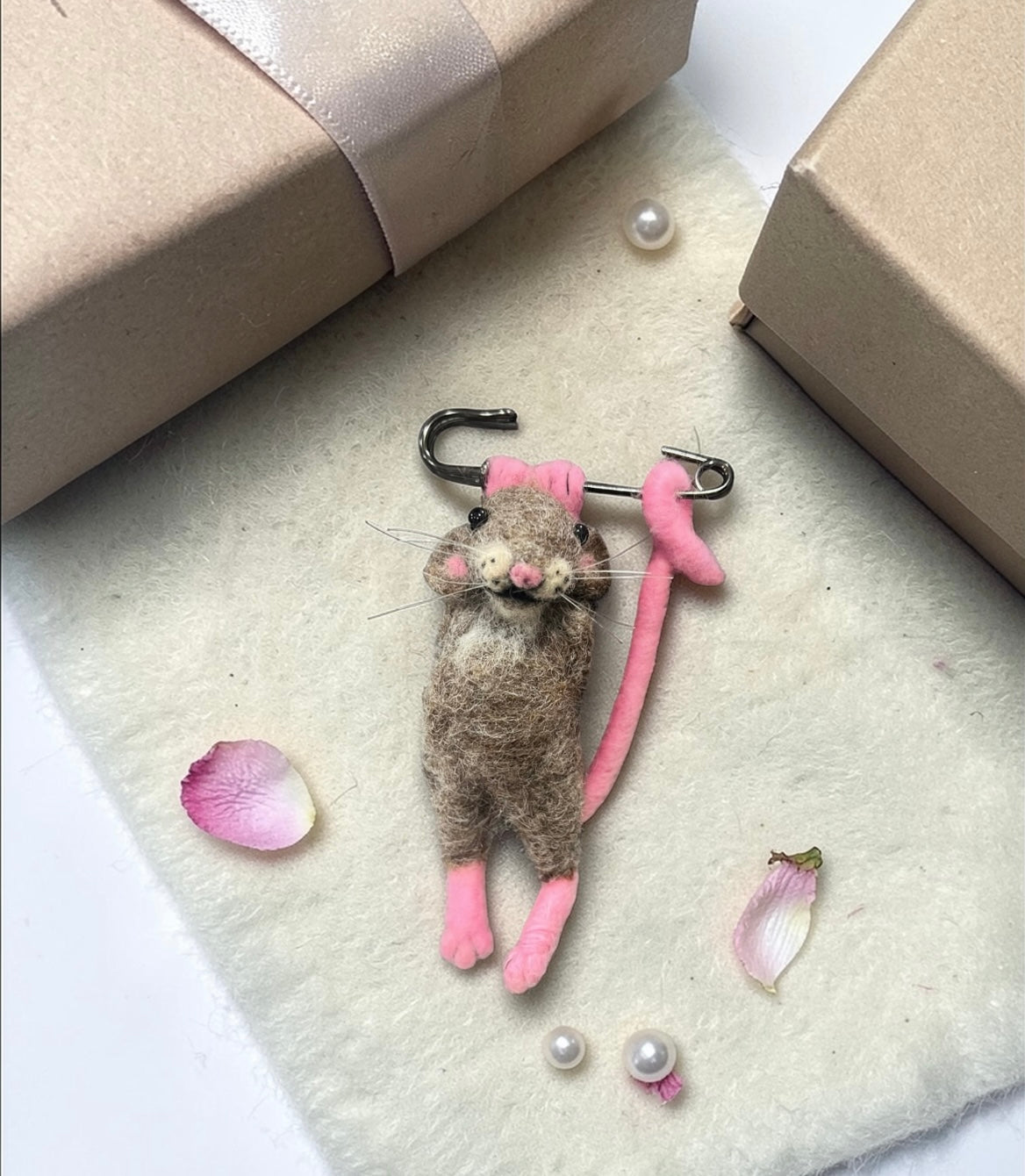 Felt Brooch – Mouse