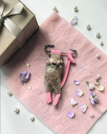 Felt Brooch – Mouse